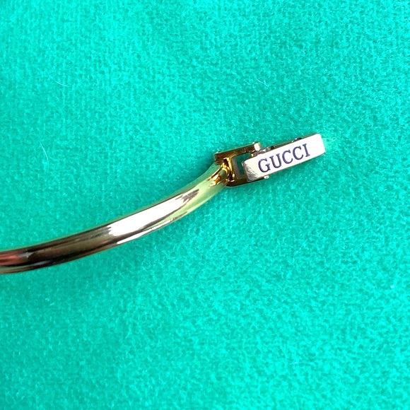 GUCCI bangle watch NICE and DRESSY 🔥🔥🔥 - Picture 11 of 15